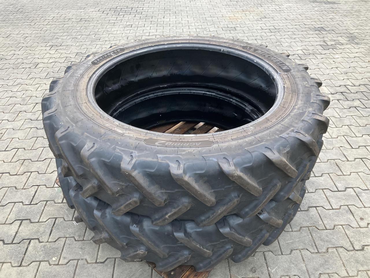 Michelin 320/85R38 - Neumático para Maquinaria agrícola: foto 1 Michelin 320/85R38 - Neumático para Maquinaria agrícola: foto 1