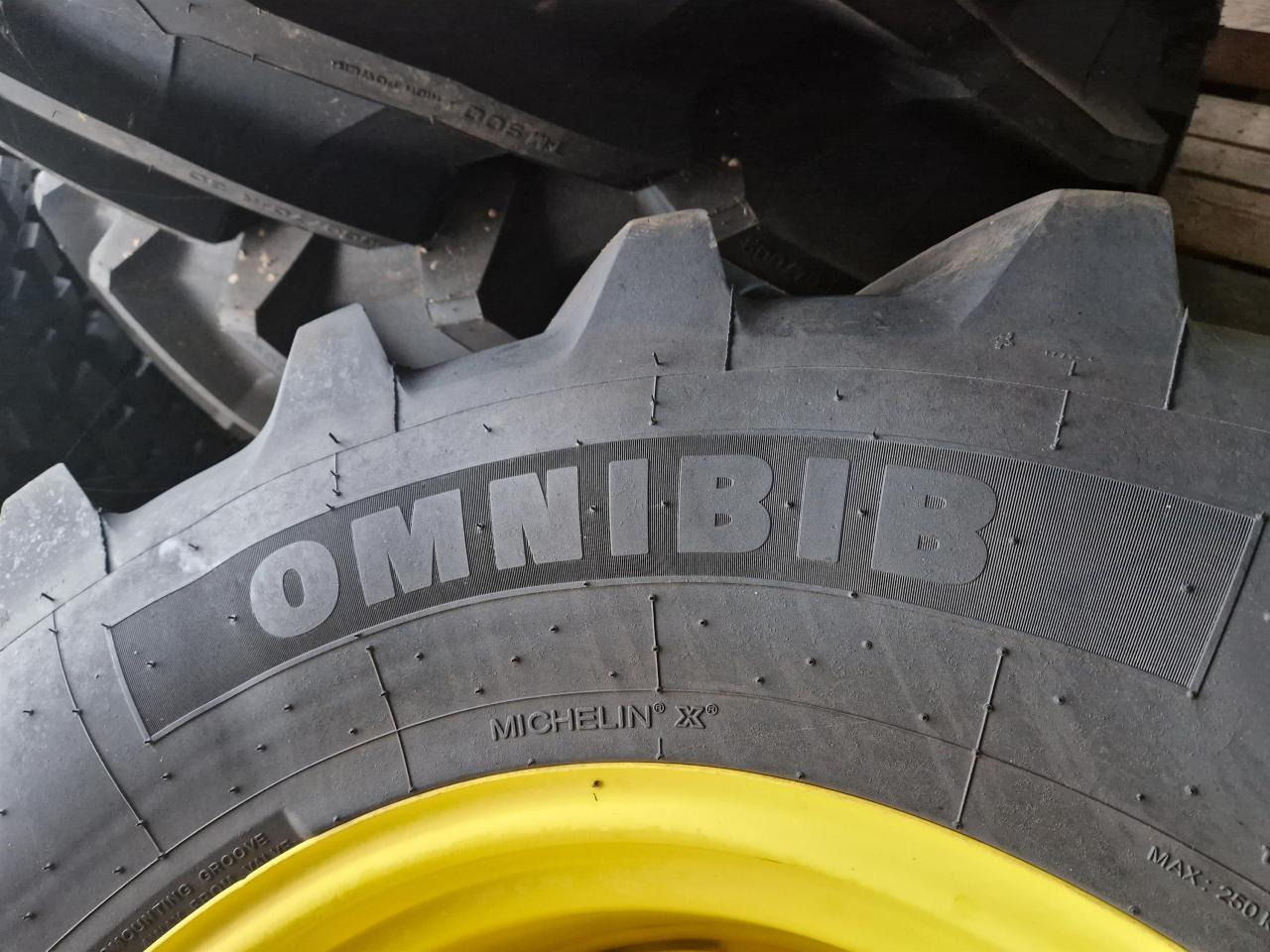 Michelin 420/70R24 - Neumático para Maquinaria agrícola: foto 4 Michelin 420/70R24 - Neumático para Maquinaria agrícola: foto 4