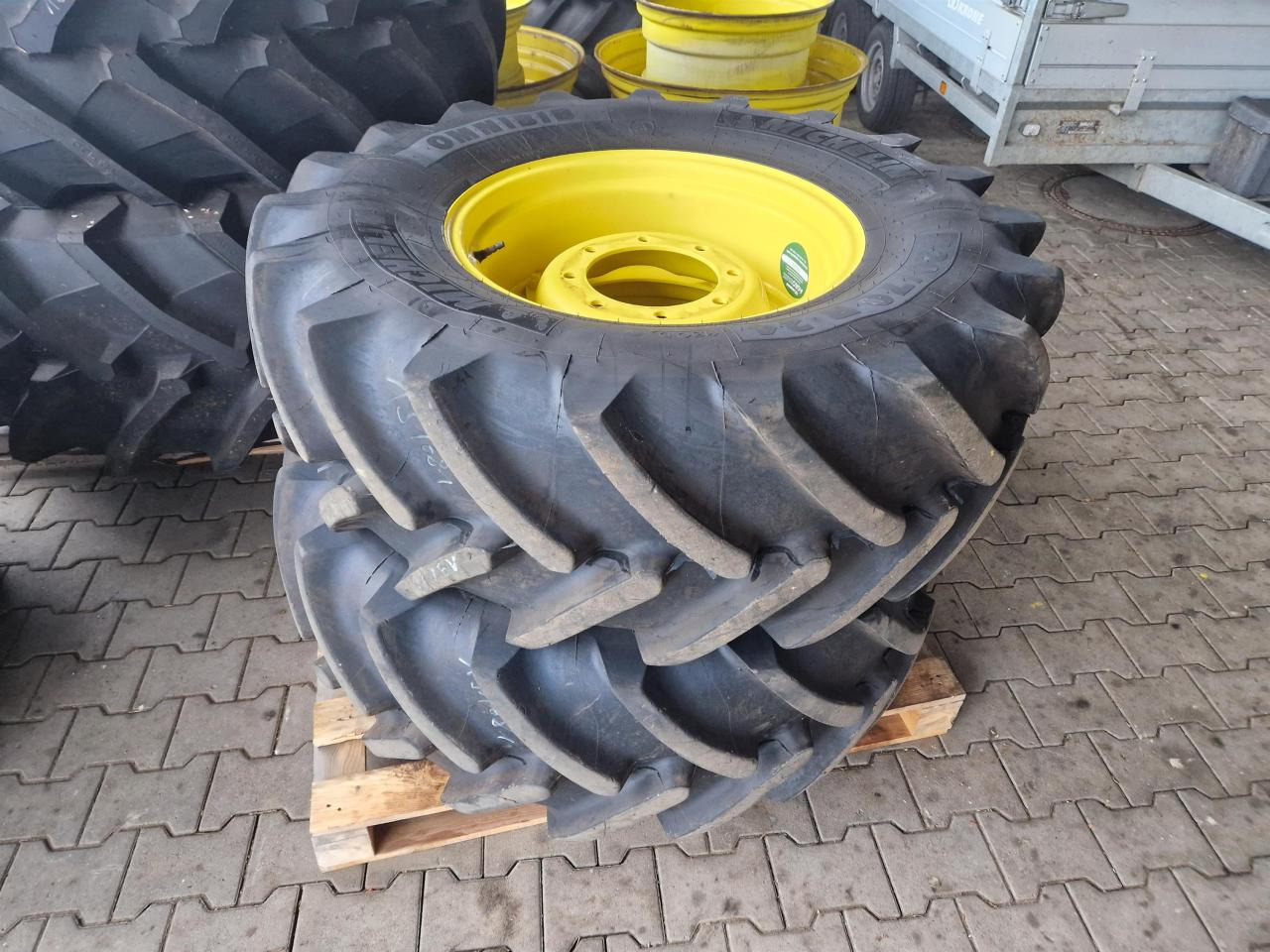 Michelin 420/70R24 - Neumático para Maquinaria agrícola: foto 1 Michelin 420/70R24 - Neumático para Maquinaria agrícola: foto 1