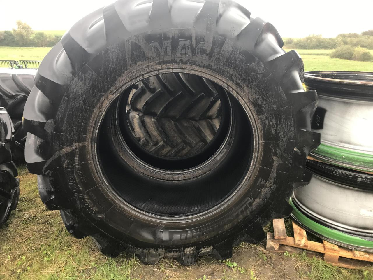 Michelin 710/70R42 - Neumático para Maquinaria agrícola: foto 4 Michelin 710/70R42 - Neumático para Maquinaria agrícola: foto 4