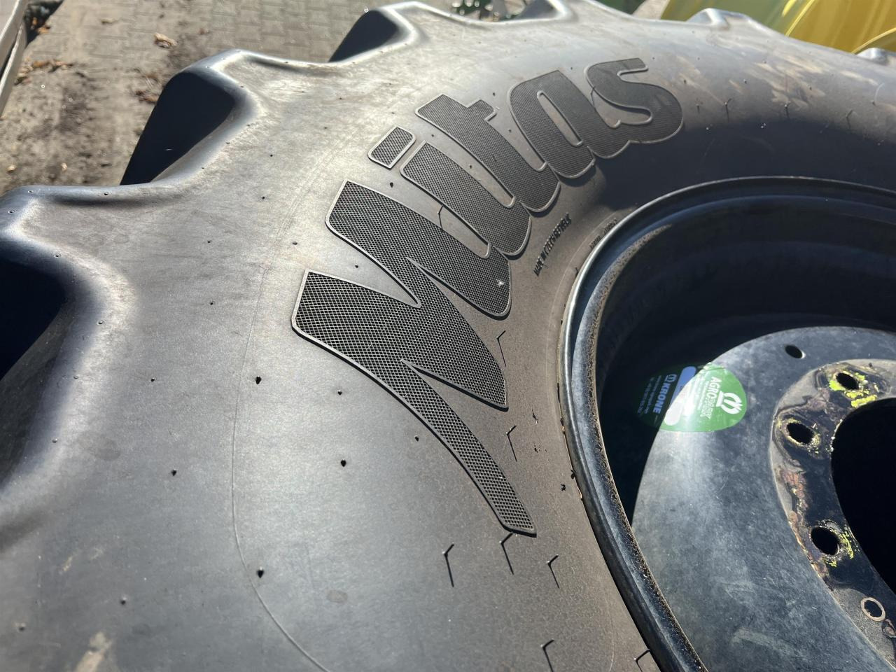 Mitas 600/70R28 - Neumático para Maquinaria agrícola: foto 3 Mitas 600/70R28 - Neumático para Maquinaria agrícola: foto 3