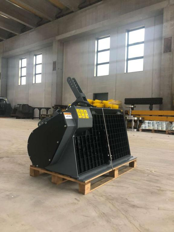 CM Crusher MIX 300 -Attacco per trattore - Cazo para Tractor: foto 1 CM Crusher MIX 300 -Attacco per trattore - Cazo para Tractor: foto 1