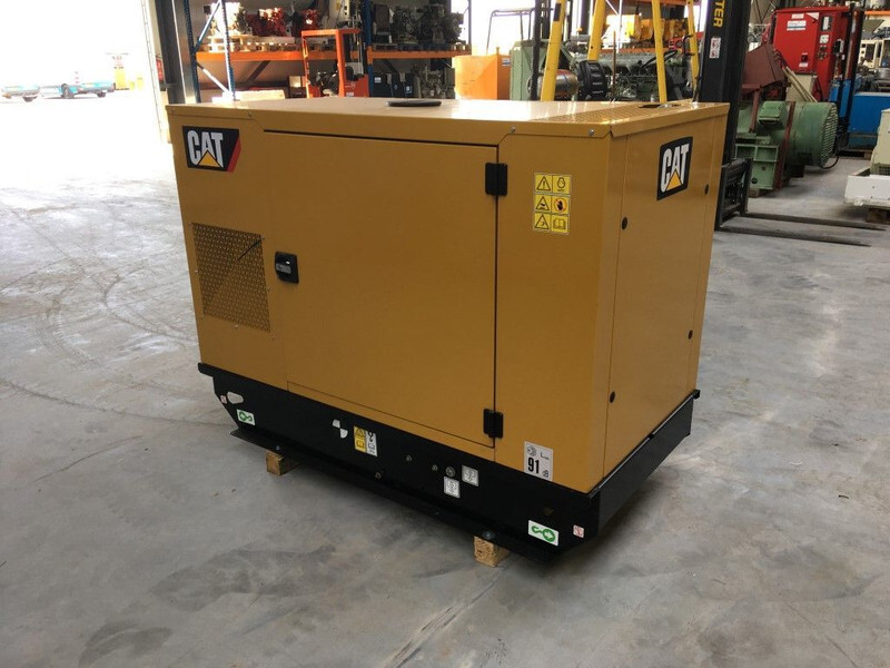 Generador industriale nuevo Caterpillar C2.2 22 kVA Silent generatorset New: foto 9
