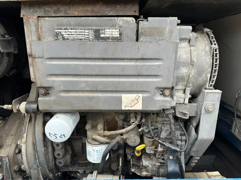 Compresor de aire Compair H2180 Deutz 2.1 m3 / min 28 kW 7 Bar Mobiele Diesel Compressor met kenteken: foto 10