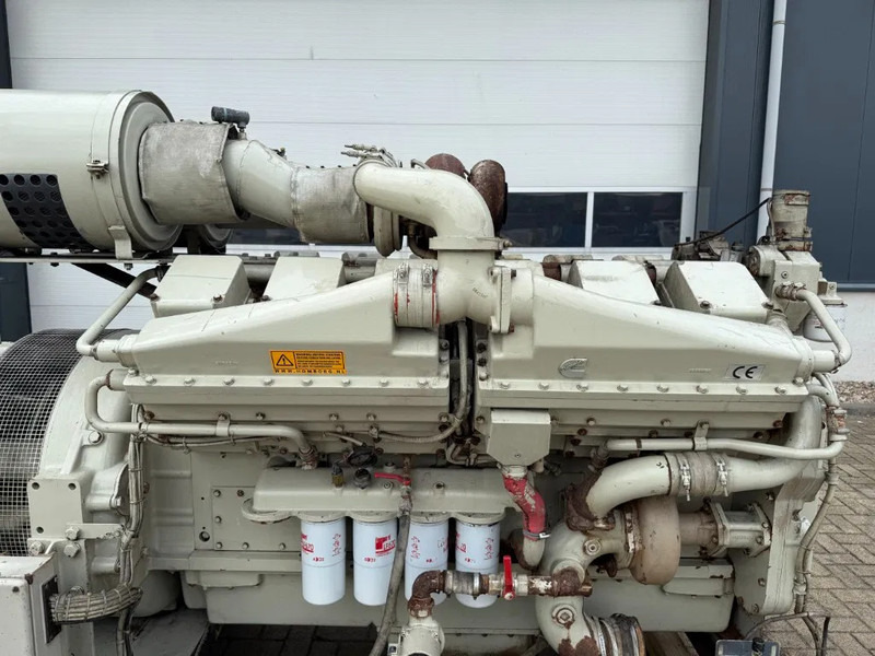 Cummins KTA 38 G5 Leroy Somer 1000 kVA noodstroom generatorset - Generador industriale: foto 2 Cummins KTA 38 G5 Leroy Somer 1000 kVA noodstroom generatorset - Generador industriale: foto 2