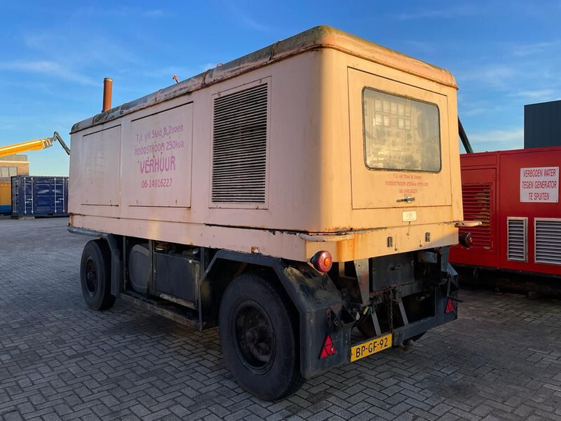 Deutz F12M 716 Bredenoord AEG 250 kVA Silent generatorset op aanhanger - Generador industriale: foto 1 Deutz F12M 716 Bredenoord AEG 250 kVA Silent generatorset op aanhanger - Generador industriale: foto 1