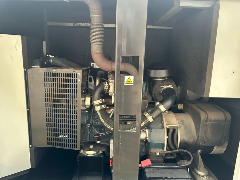 Generador industriale Europower EPUS44TDE Kubota Leroy Somer 44 kVA Supersilent Rentalg eneratorset 2018 !: foto 16 Generador industriale Europower EPUS44TDE Kubota Leroy Somer 44 kVA Supersilent Rentalg eneratorset 2018 !: foto 16