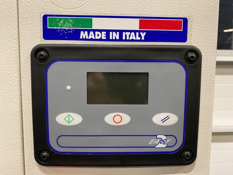 Compresor de aire nuevo Fiac NewSilver 5.5 / 200 Silent 4 kW 450 L / min 10 Bar Elektrische Schroefcompressor met ketel: foto 7