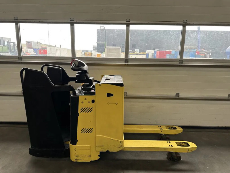 Hyster P2.0S FBW 2 ton Pallettruck Meerijder Elektra Palletwagen - Transpaleta: foto 3 Hyster P2.0S FBW 2 ton Pallettruck Meerijder Elektra Palletwagen - Transpaleta: foto 3