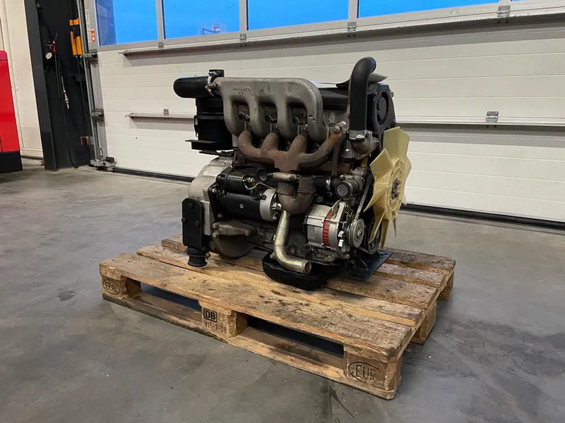 Iveco 8141 Diesel Motor 4 cilinder 53 kW / 74 PK Diesel Engine - Motor para Equipo de manutención: foto 3 Iveco 8141 Diesel Motor 4 cilinder 53 kW / 74 PK Diesel Engine - Motor para Equipo de manutención: foto 3