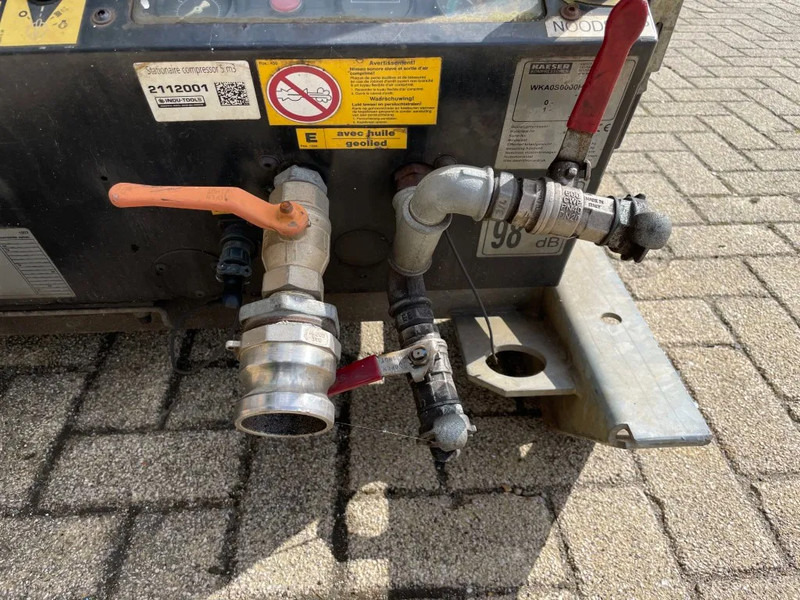 Kaeser M43 Kubota 4,2 m3 / min 7 Bar 30 kW Silent Diesel Compressor - Compresor de aire: foto 5 Kaeser M43 Kubota 4,2 m3 / min 7 Bar 30 kW Silent Diesel Compressor - Compresor de aire: foto 5