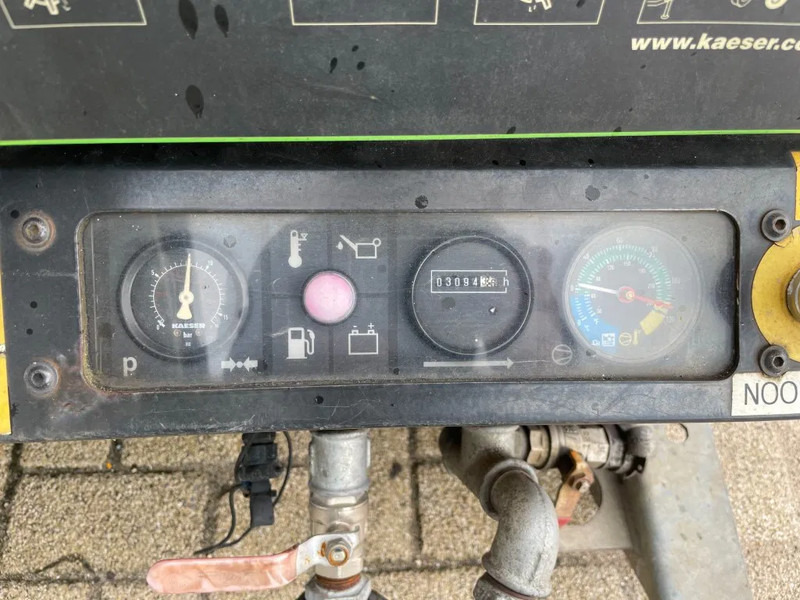 Kaeser M43 Kubota 4,2 m3 / min 7 Bar 30 kW Silent Diesel Compressor - Compresor de aire: foto 4 Kaeser M43 Kubota 4,2 m3 / min 7 Bar 30 kW Silent Diesel Compressor - Compresor de aire: foto 4