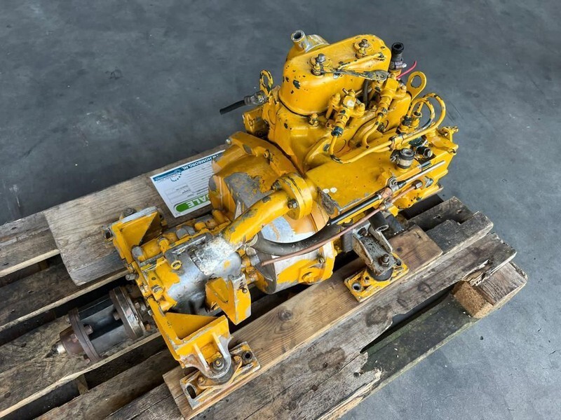 Kubota 2 cilinder 9 PK Marine Motor met ZF Keerkoppeling - Motor: foto 4 Kubota 2 cilinder 9 PK Marine Motor met ZF Keerkoppeling - Motor: foto 4