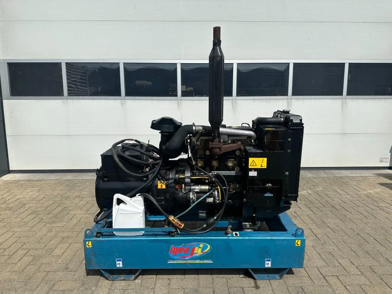 Perkins 1004-4 Marelli 42 kVA Noodstroom generatorset as New ! 141 hours ! Ex Emergency - Generador industriale: foto 1 Perkins 1004-4 Marelli 42 kVA Noodstroom generatorset as New ! 141 hours ! Ex Emergency - Generador industriale: foto 1