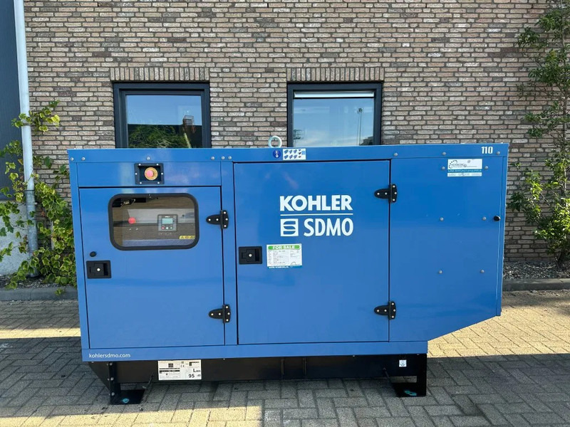 SDMO J110K John Deere 110 kVa silent noodstroom generatorset as New ! 40 hours ! - Generador industriale: foto 1 SDMO J110K John Deere 110 kVa silent noodstroom generatorset as New ! 40 hours ! - Generador industriale: foto 1