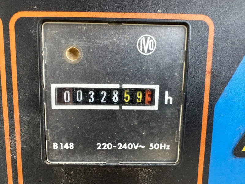 SDMO Yanmar Leroy Somer 50 kVA noodstroom generatorset 328 hours ! - Generador industriale: foto 5 SDMO Yanmar Leroy Somer 50 kVA noodstroom generatorset 328 hours ! - Generador industriale: foto 5