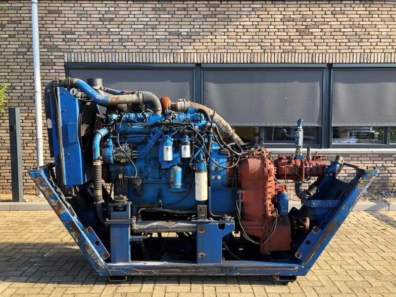 Motor Sisu Valmet Diesel 74.234 ETA 181 HP diesel enine with ZF gearbox: foto 1