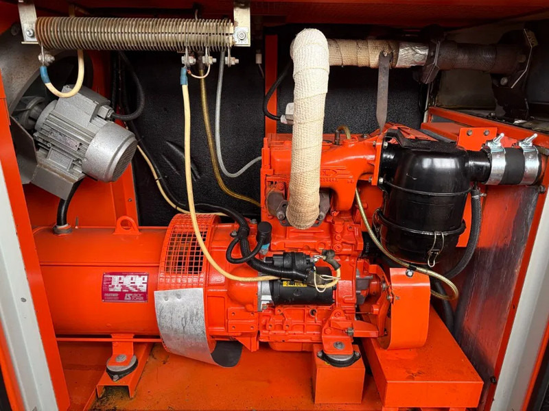 VM Leroy Somer 20 kVA noodstroom generatorset 514 hours - Generador industriale: foto 5 VM Leroy Somer 20 kVA noodstroom generatorset 514 hours - Generador industriale: foto 5
