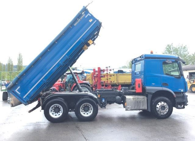 Mercedes-Benz Arocs 2643 6x4 Retarder Meiller 3-Seiten AHK Bet - Camión volquete: foto 5 Mercedes-Benz Arocs 2643 6x4 Retarder Meiller 3-Seiten AHK Bet - Camión volquete: foto 5