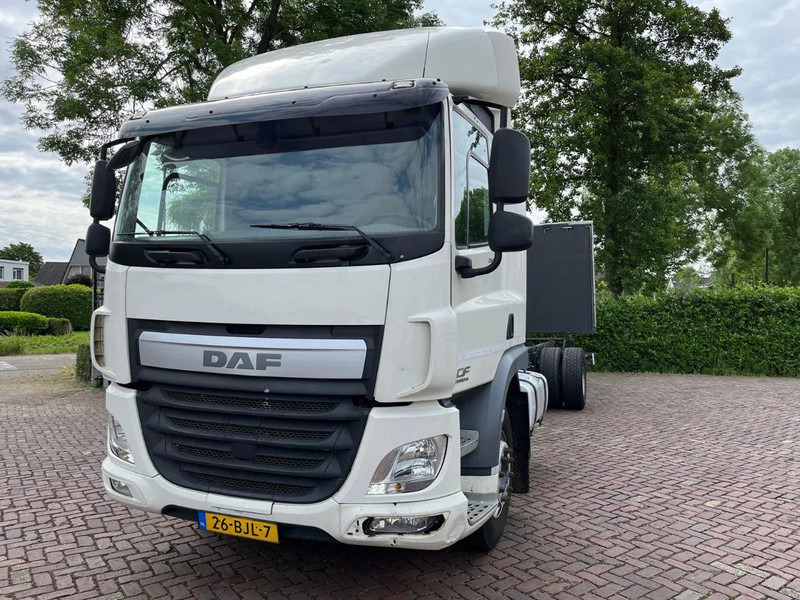 DAF CF 260 CF 260 FA CHASSIS CABINE EURO 6 - Camión chasis: foto 2 DAF CF 260 CF 260 FA CHASSIS CABINE EURO 6 - Camión chasis: foto 2