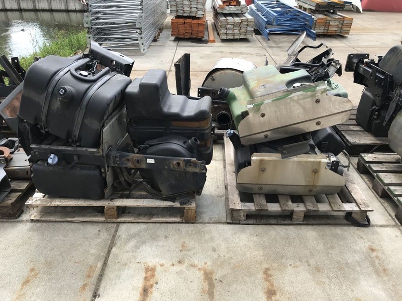 DAF DIVERSEN UITLAATDELEN - Sistema de escape para Camión: foto 4 DAF DIVERSEN UITLAATDELEN - Sistema de escape para Camión: foto 4