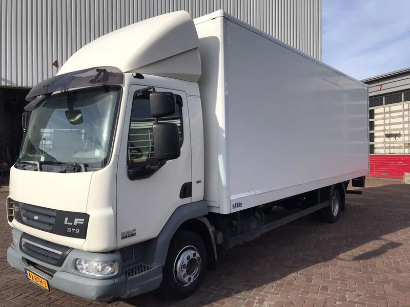 DAF LF 45 12.220 EURO 5 EEV - Camión caja cerrada: foto 1 DAF LF 45 12.220 EURO 5 EEV - Camión caja cerrada: foto 1