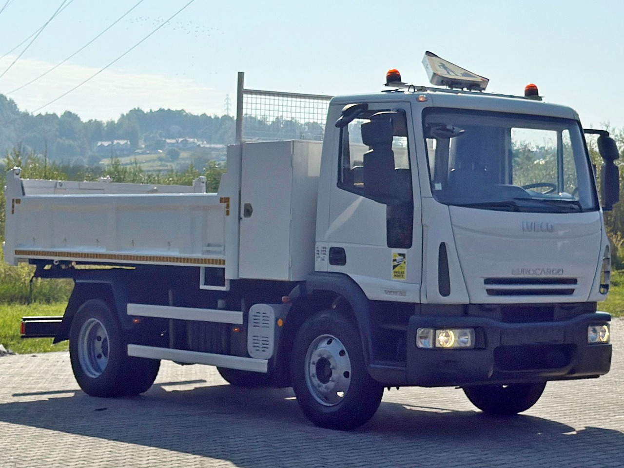 Iveco EUROCARGO 140E22* KIPPER 5,00 m* TOPZUSTAND - Camión volquete: foto 4 Iveco EUROCARGO 140E22* KIPPER 5,00 m* TOPZUSTAND - Camión volquete: foto 4