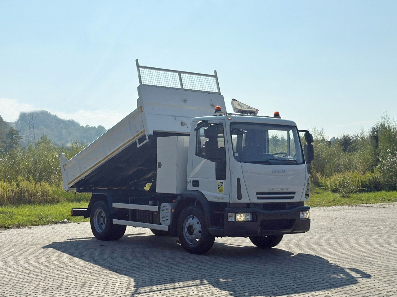 Iveco EUROCARGO 140E22* KIPPER 5,00 m* TOPZUSTAND - Camión volquete: foto 1 Iveco EUROCARGO 140E22* KIPPER 5,00 m* TOPZUSTAND - Camión volquete: foto 1