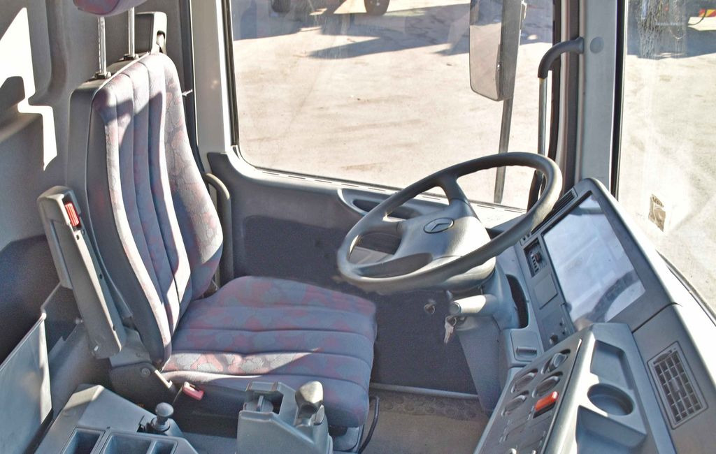 Foto del interior 1: Camión grúa Mercedes-Benz ACTROS 2635 Pritsche 6,40m + HIAB 400 E-5 + FUNK Mercedes-Benz ACTROS 2635 Pritsche 6,40m + HIAB 400 E-5 + FUNK