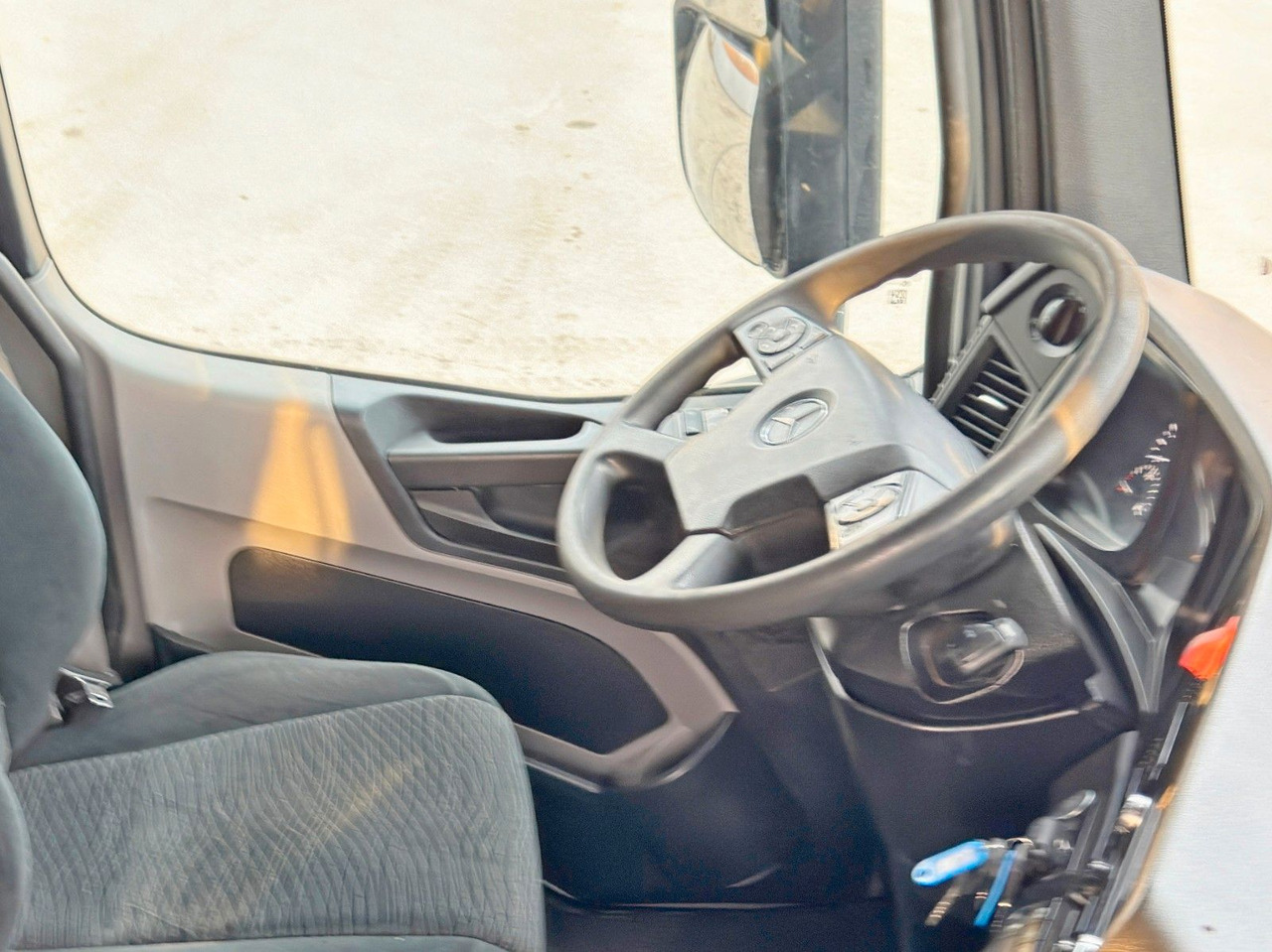 Arrendamiento de  Mercedes-Benz ANTOS 2543* HIAB 144 BS - 2 HIDUO /FUNK Mercedes-Benz ANTOS 2543* HIAB 144 BS - 2 HIDUO /FUNK: foto 11