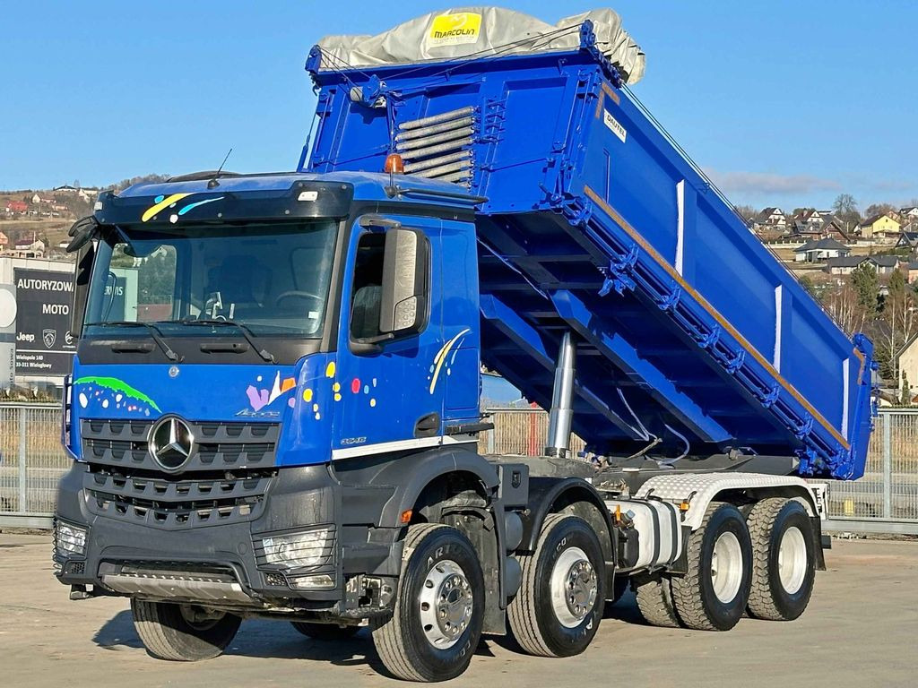 Mercedes-Benz AROCS 3243 * KIPPER 5,70 m * 8x4 * TOPZUSTAND - Camión volquete, Camión grúa: foto 4 Mercedes-Benz AROCS 3243 * KIPPER 5,70 m * 8x4 * TOPZUSTAND - Camión volquete, Camión grúa: foto 4