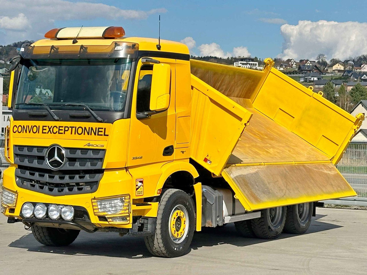 Mercedes-Benz AROCS 3348* KIPPER 5,20 + BORDMATIC / 6x4 - Camión volquete: foto 3 Mercedes-Benz AROCS 3348* KIPPER 5,20 + BORDMATIC / 6x4 - Camión volquete: foto 3