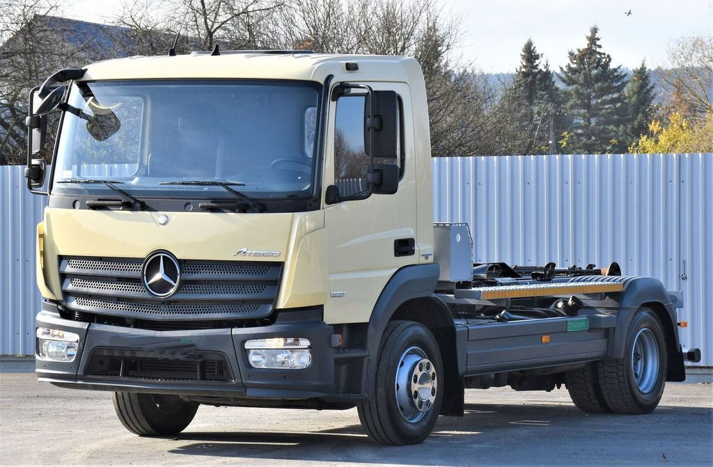Mercedes-Benz ATEGO 1221 * ABROLLKIPPER * TOPZUSTAND - Camión multibasculante, Camión grúa: foto 4 Mercedes-Benz ATEGO 1221 * ABROLLKIPPER * TOPZUSTAND - Camión multibasculante, Camión grúa: foto 4