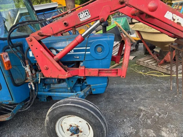 FORD 3600 C/W FRONT LOADER - Tractor: foto 2 FORD 3600 C/W FRONT LOADER - Tractor: foto 2