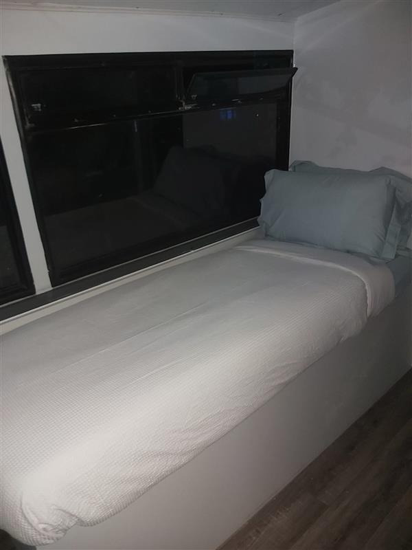 Autobús de dos pisos Reduced to £30,000, 2001 Double decker accommodation bus, fully equipped, MOT tested, currently in Hayes, Middlesex.: foto 9
