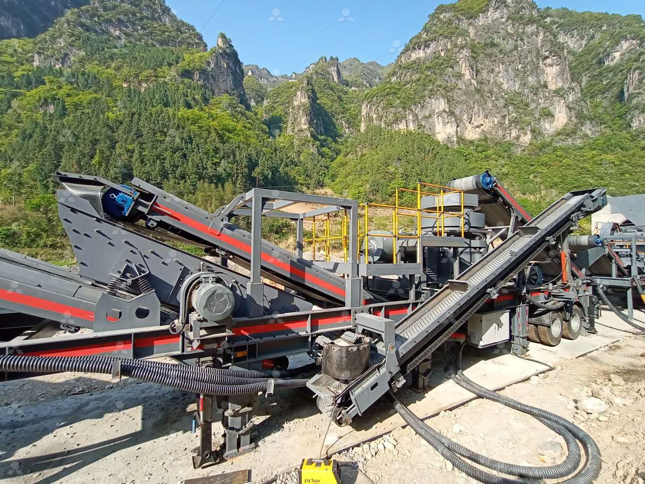 LIMING NK series mobile crusher - Trituradora móvil: foto 1 LIMING NK series mobile crusher - Trituradora móvil: foto 1