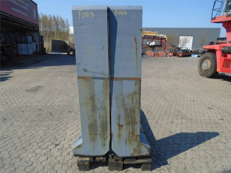 Fork Pin Type Custom 28.000kg@1200mm // 1800x310x110mm - Horquillas para Equipo de manutención: foto 2 Fork Pin Type Custom 28.000kg@1200mm // 1800x310x110mm - Horquillas para Equipo de manutención: foto 2