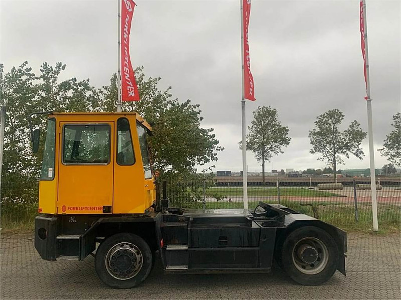 Sisu TRX182A4L2C18 - Tractor industrial: foto 3 Sisu TRX182A4L2C18 - Tractor industrial: foto 3