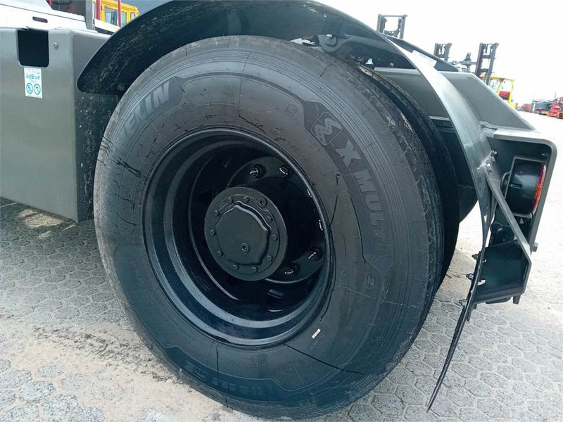 Tractor industrial Terberg YT220: foto 14