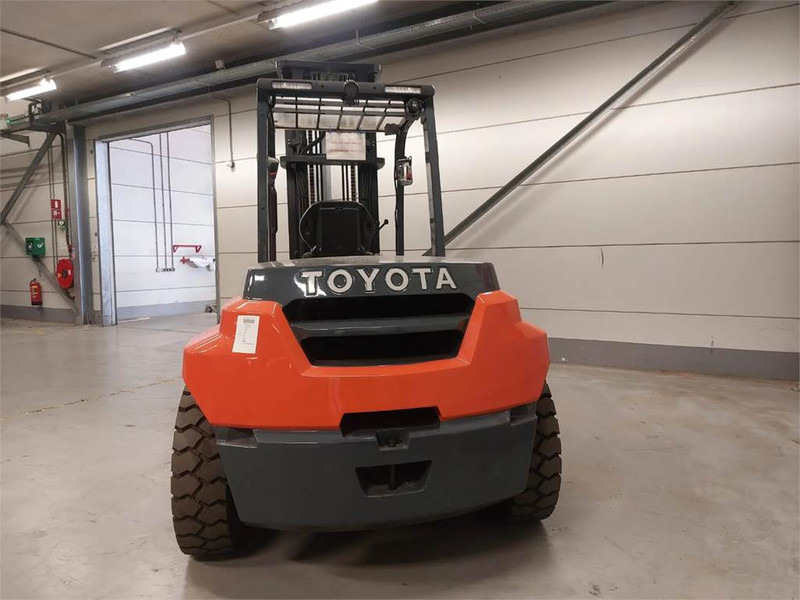 Carretilla elevadora diésel Toyota 8FD70F: foto 8