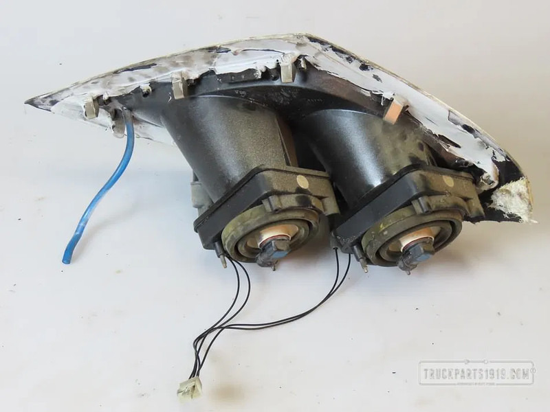 DAF 1784823 Lighting Skylight Re. - Faro antiniebla para Camión: foto 2 DAF 1784823 Lighting Skylight Re. - Faro antiniebla para Camión: foto 2
