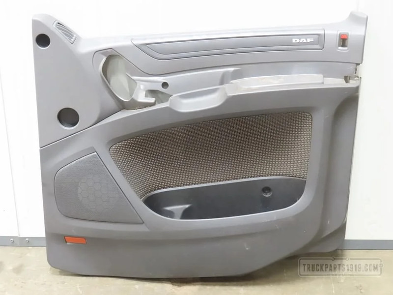 DAF Body & Chassis Parts Deurpaneel Re. DAF XF - Puerta y piezas para Camión: foto 1 DAF Body & Chassis Parts Deurpaneel Re. DAF XF - Puerta y piezas para Camión: foto 1