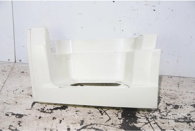 DAF Body & Chassis Parts Opstapbak Li. DAF CF 85 - Peldaño para Camión: foto 1 DAF Body & Chassis Parts Opstapbak Li. DAF CF 85 - Peldaño para Camión: foto 1