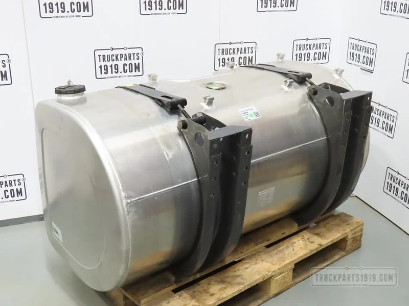 Volvo 21335679 Brandstoftank + steunen 550L - Depósito de combustible para Camión: foto 2 Volvo 21335679 Brandstoftank + steunen 550L - Depósito de combustible para Camión: foto 2
