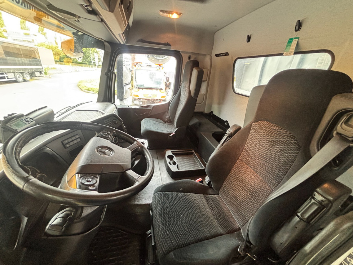 MERCEDES Arocs 3251 - Camión volquete: foto 4 MERCEDES Arocs 3251 - Camión volquete: foto 4