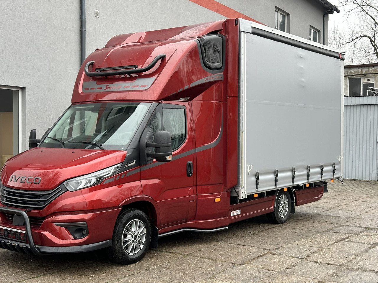 IVECO 35S18 A8 - Furgoneta con lona, Furgoneta combi: foto 4 IVECO 35S18 A8 - Furgoneta con lona, Furgoneta combi: foto 4