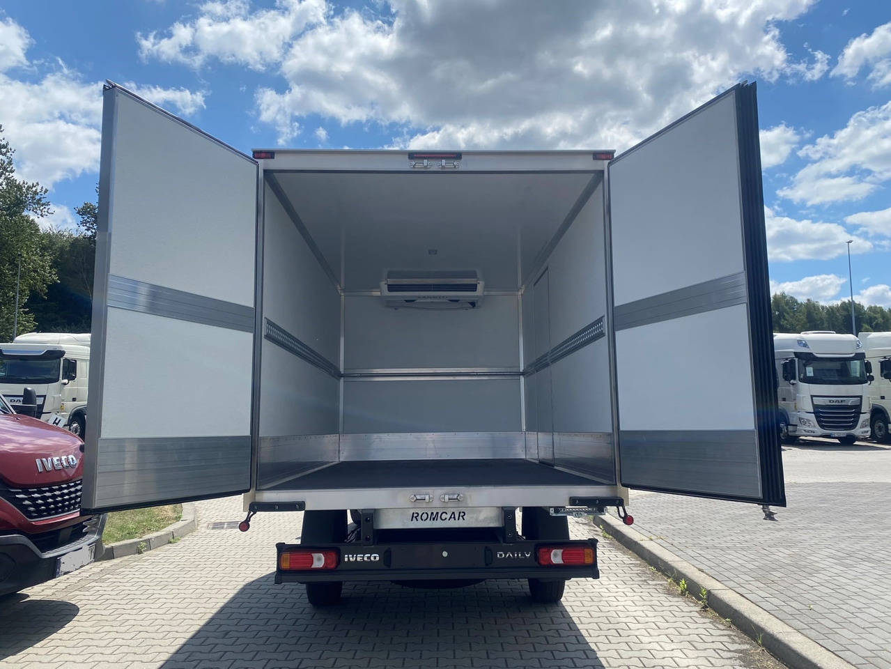 Iveco Daily 35C18 Tiefkühlkoffer -20°C - Furgoneta frigorifica: foto 2 Iveco Daily 35C18 Tiefkühlkoffer -20°C - Furgoneta frigorifica: foto 2