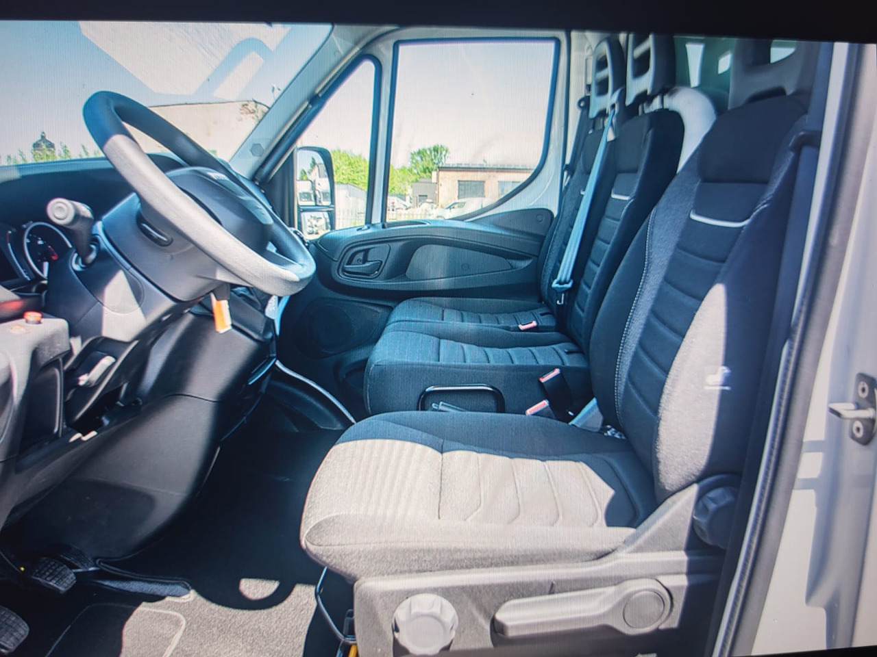 Iveco Daily 70 C18 Pritsche-Plane BÃR - Furgoneta con lona: foto 4 Iveco Daily 70 C18 Pritsche-Plane BÃR - Furgoneta con lona: foto 4