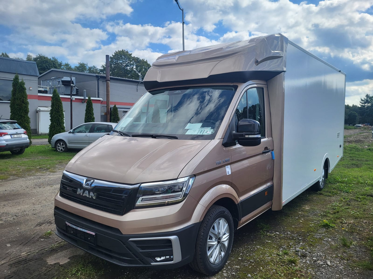 MAN TGE 3.180 Koffer mit Schlafbett - Furgoneta caja cerrada, Furgoneta combi: foto 1 MAN TGE 3.180 Koffer mit Schlafbett - Furgoneta caja cerrada, Furgoneta combi: foto 1