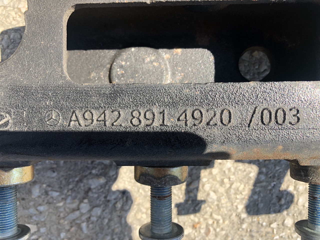 BEARING BRACKET LEFT AND RIGHT ACTROS - Suspensión de cabina para Camión: foto 3 BEARING BRACKET LEFT AND RIGHT ACTROS - Suspensión de cabina para Camión: foto 3